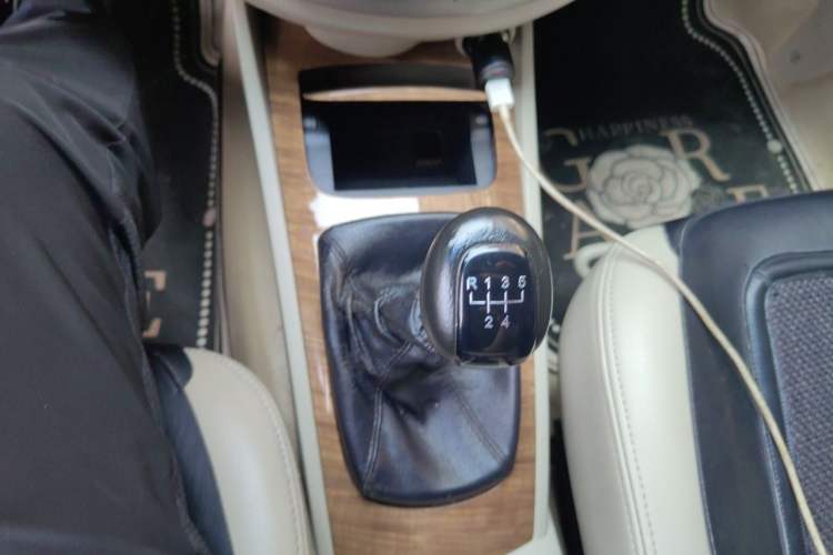 Used Buick Excelle 2015 1.5L Manual Classic Trim Gear Lever
