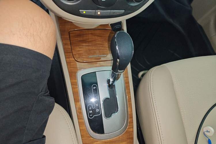 Used Buick Excelle 2015 1.5L Automatic Classic Model Gear Lever