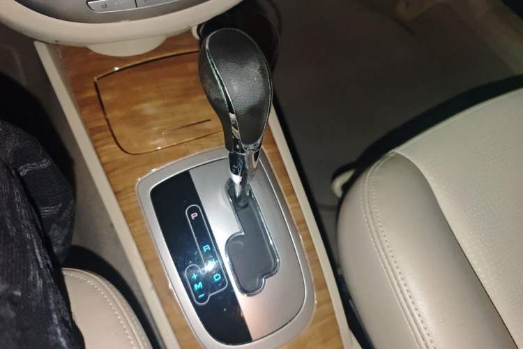 Used Buick Excelle 2015 1.5L Automatic Classic Model Gear Lever