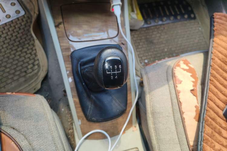 Used Buick Excelle 2015 1.5L Manual Classic Trim Gear Lever