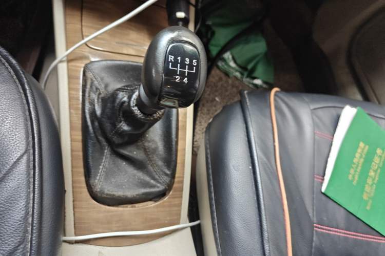 Used Buick Excelle 2015 1.5L Manual Classic Trim Gear Lever