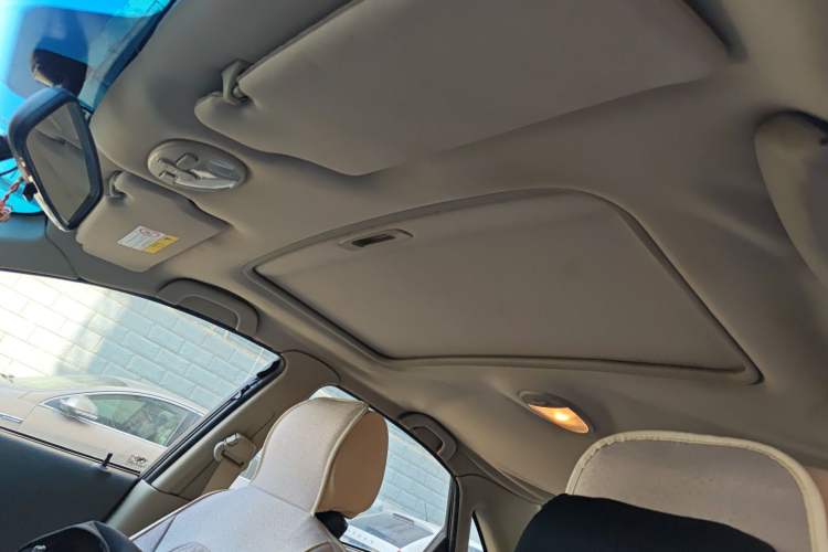 Used Buick Excelle 2015 1.5L Manual Luxury Model Headliner