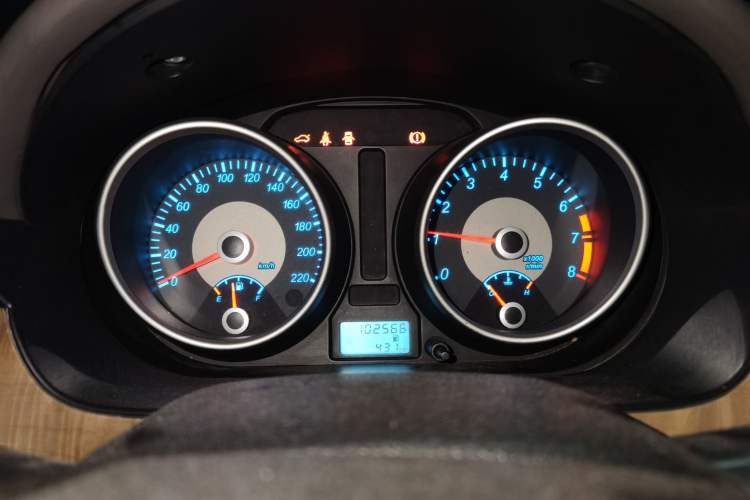 Used Buick Excelle 2015 1.5L Manual Classic Trim Instrument Cluster
