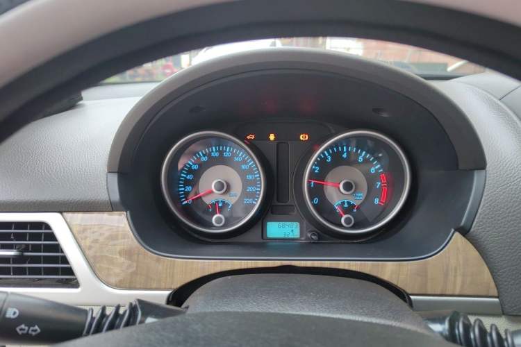 Used Buick Excelle 2015 1.5L Manual Classic Trim Instrument Cluster