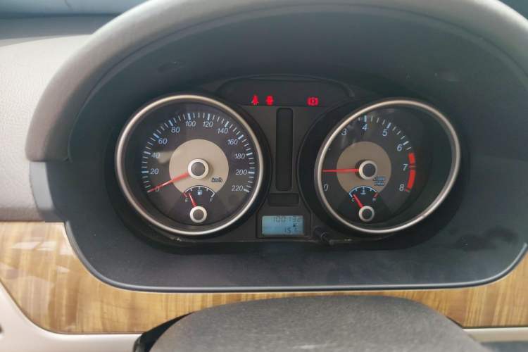 Used Buick Excelle 2015 1.5L Manual Classic Trim Instrument Cluster