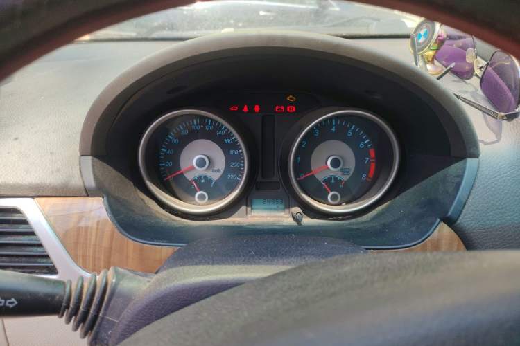 Used Buick Excelle 2015 1.5L Manual Classic Trim Instrument Cluster