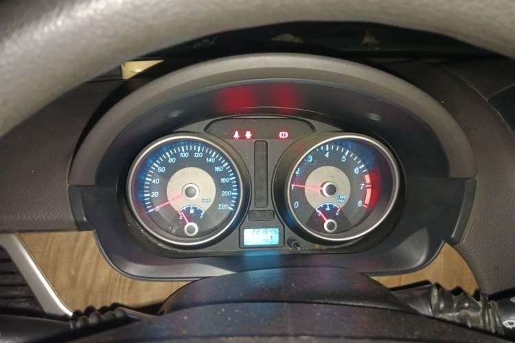 Used Buick Excelle 2015 1.5L Manual Classic Trim Instrument Cluster
