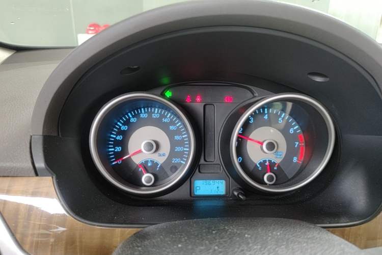 Used Buick Excelle 2015 1.5L Automatic Luxury Edition Instrument Cluster