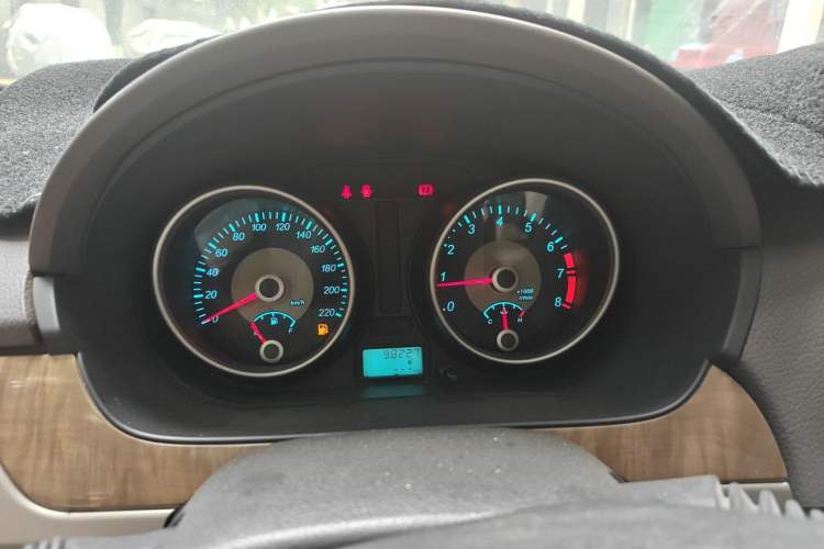 Used Buick Excelle 2015 1.5L Manual Classic Trim Instrument Cluster