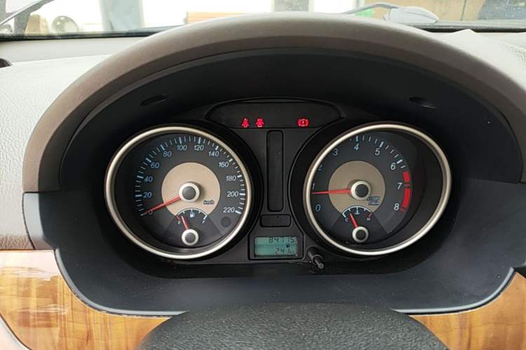 Used Buick Excelle 2015 1.5L Manual Classic Trim Instrument Cluster