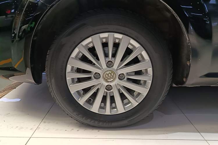 Used Buick Excelle 2015 1.5L Automatic Classic Model Left Front Wheel Hub