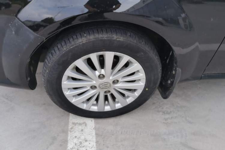 Used Buick Excelle 2015 1.5L Manual Luxury Model Left Front Wheel Hub