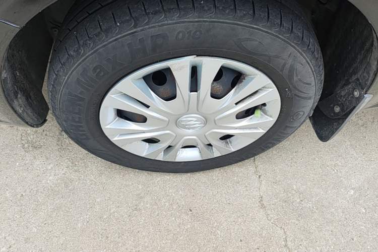 Used Buick Excelle 2015 1.5L Manual Classic Trim Left Front Wheel Hub
