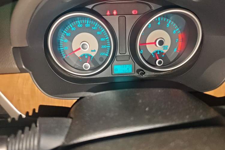 Used Buick Excelle 2015 1.5L Automatic Classic Model Odometer Close Up