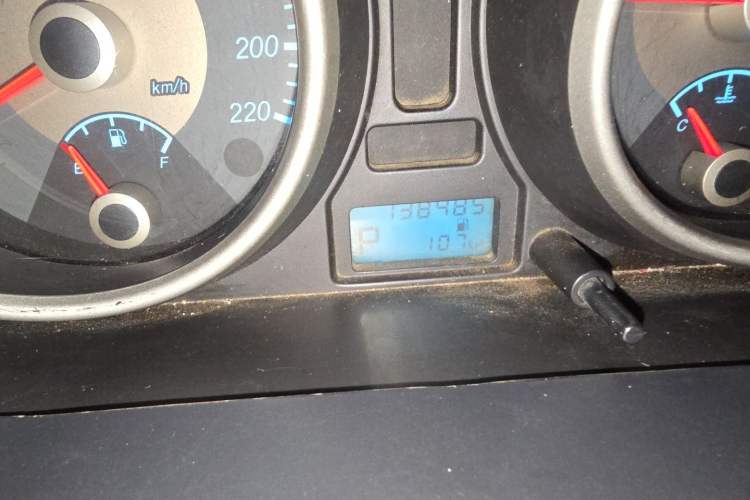 Used Buick Excelle 2015 1.5L Automatic Classic Model Odometer Close Up
