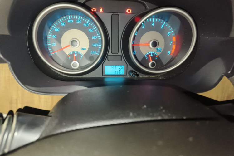 Used Buick Excelle 2015 1.5L Manual Classic Trim Odometer Close Up