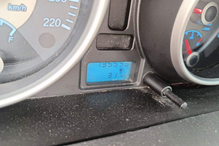Used Buick Excelle 2015 1.5L Manual Classic Trim Odometer Close Up