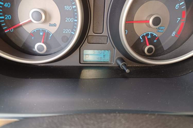 Used Buick Excelle 2015 1.5L Automatic Classic Model Odometer Close Up