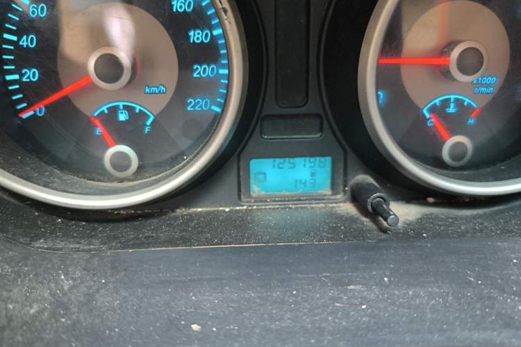 Used Buick Excelle 2015 1.5L Automatic Classic Model Odometer Close Up