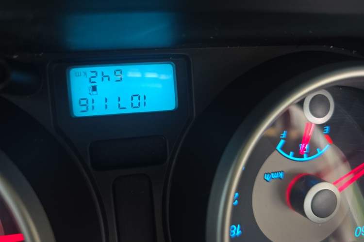 Used Buick Excelle 2015 1.5L Manual Luxury Model Odometer Close Up