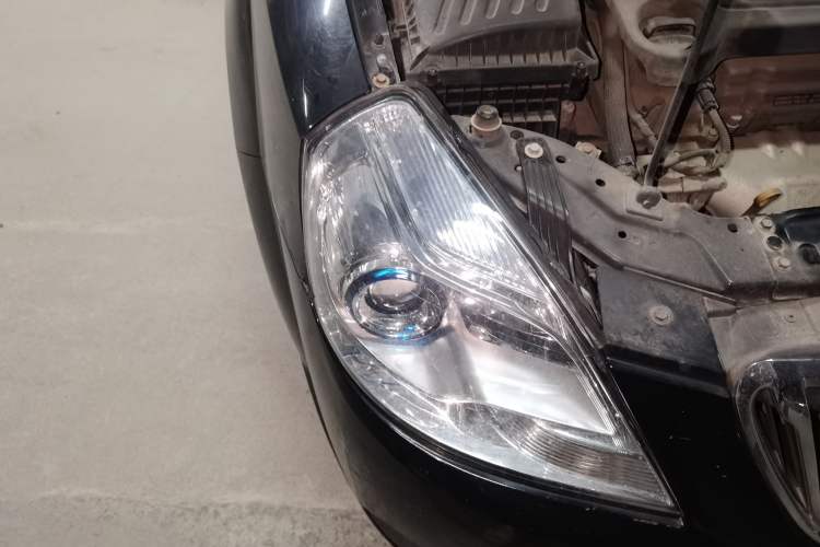 Used Buick Excelle 2015 1.5L Manual Classic Trim Right Front Headlight