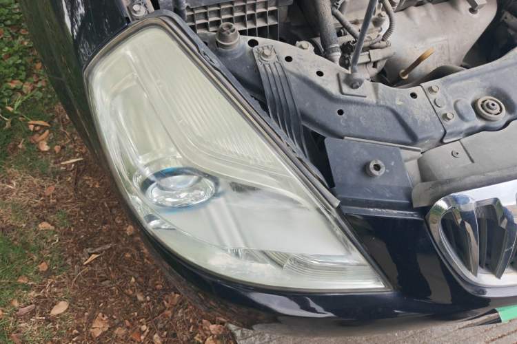 Used Buick Excelle 2015 1.5L Automatic Classic Model Right Front Headlight
