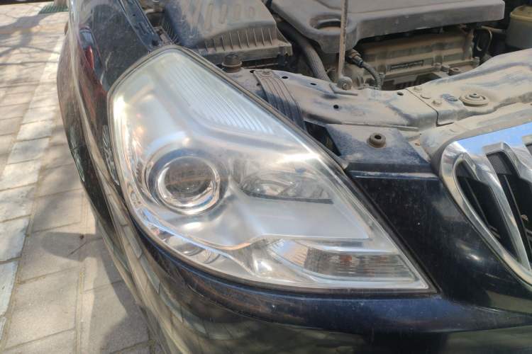 Used Buick Excelle 2015 1.5L Manual Classic Trim Right Front Headlight