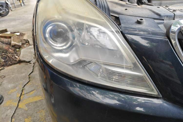 Used Buick Excelle 2015 1.5L Automatic Classic Model Right Front Headlight