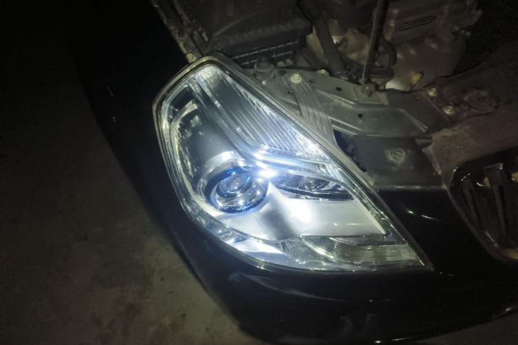 Used Buick Excelle 2015 1.5L Manual Classic Trim Right Front Headlight