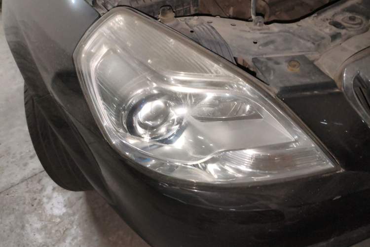 Used Buick Excelle 2015 1.5L Automatic Classic Model Right Front Headlight