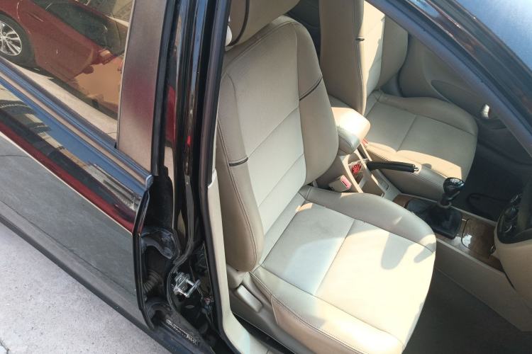 Used Buick Excelle 2015 1.5L Manual Classic Trim Right Front Seat