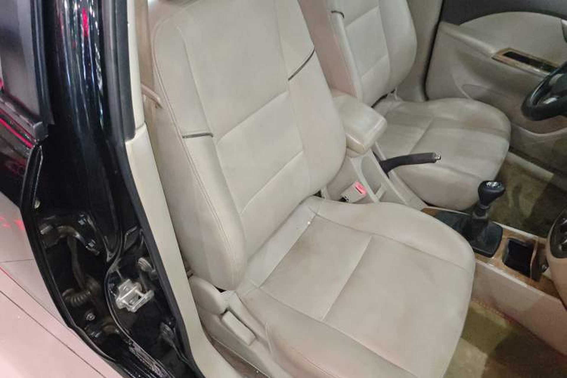 Used Buick Excelle 2015 1.5L Manual Luxury Model Right Front Seat