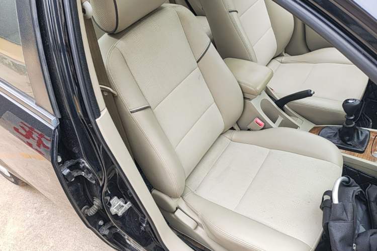 Used Buick Excelle 2015 1.5L Manual Classic Trim Right Front Seat
