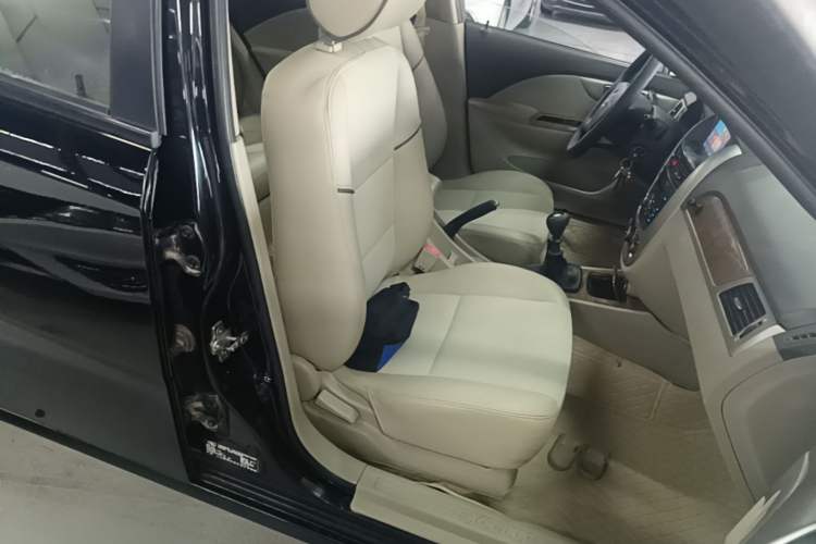 Used Buick Excelle 2015 1.5L Manual Classic Trim Right Front Seat