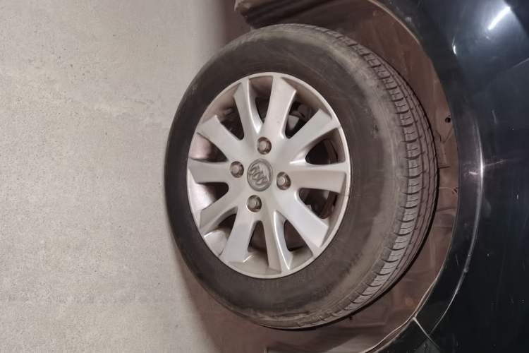 Used Buick Excelle 2015 1.5L Manual Classic Trim Right Front Wheel Hub