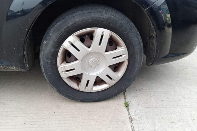 Used Buick Excelle 2015 1.5L Manual Classic Trim Right Front Wheel Hub