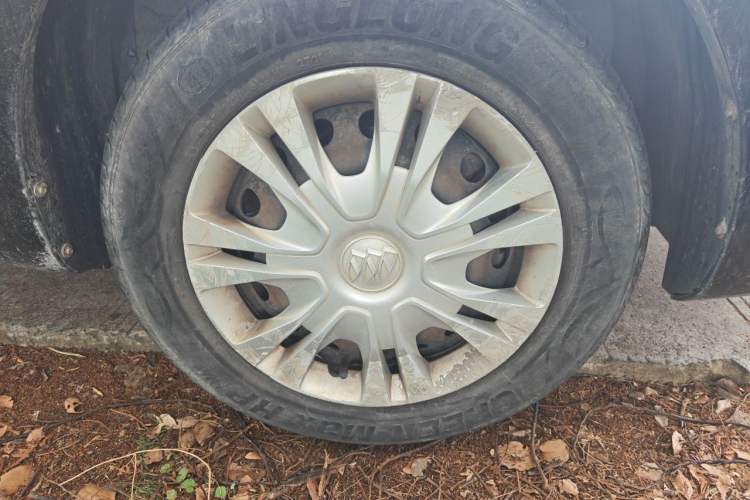 Used Buick Excelle 2015 1.5L Automatic Classic Model Right Front Wheel Hub