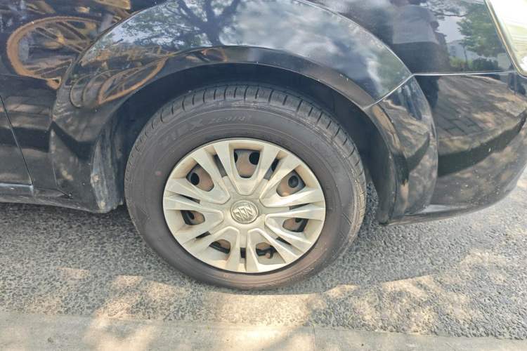 Used Buick Excelle 2015 1.5L Manual Classic Trim Right Front Wheel Hub