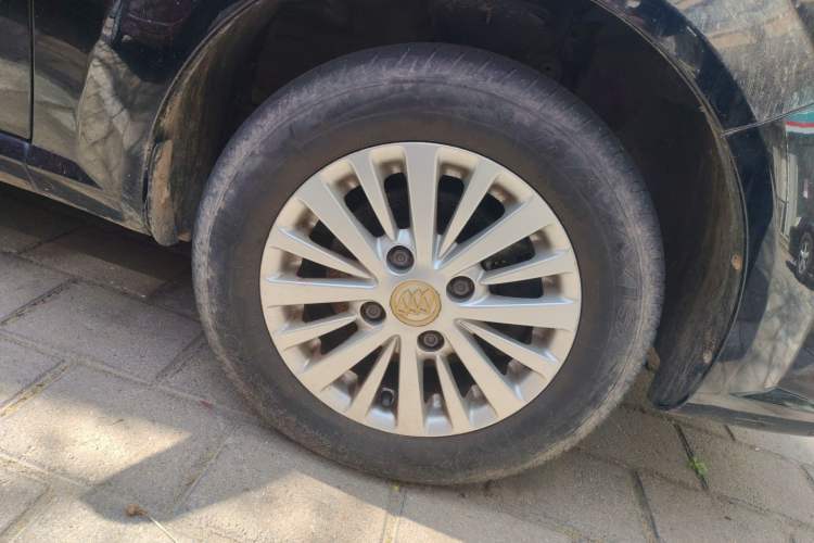 Used Buick Excelle 2015 1.5L Manual Classic Trim Right Front Wheel Hub