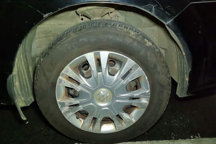Used Buick Excelle 2015 1.5L Manual Classic Trim Right Front Wheel Hub
