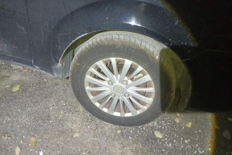 Used Buick Excelle 2015 1.5L Manual Classic Trim Right Front Wheel Hub