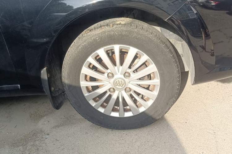 Used Buick Excelle 2015 1.5L Automatic Classic Model Right Front Wheel Hub