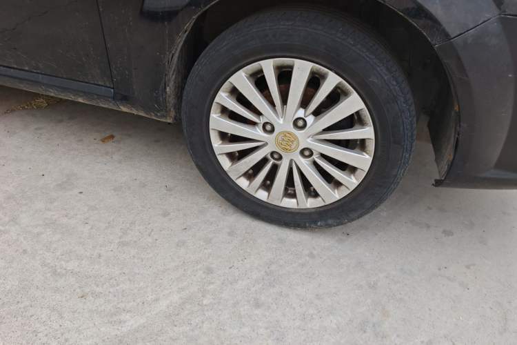 Used Buick Excelle 2015 1.5L Manual Luxury Model Right Front Wheel Hub