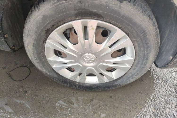 Used Buick Excelle 2015 1.5L Automatic Classic Model Right Front Wheel Hub