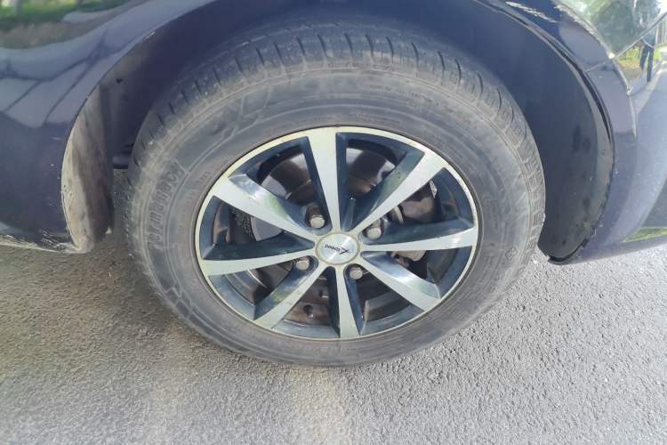 Used Buick Excelle 2015 1.5L Automatic Classic Model Right Front Wheel Hub