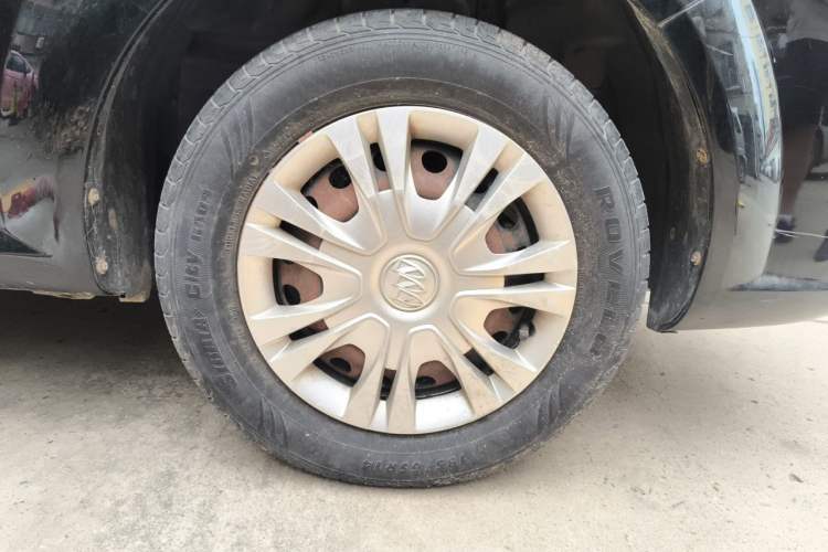 Used Buick Excelle 2015 1.5L Manual Classic Trim Right Front Wheel Hub