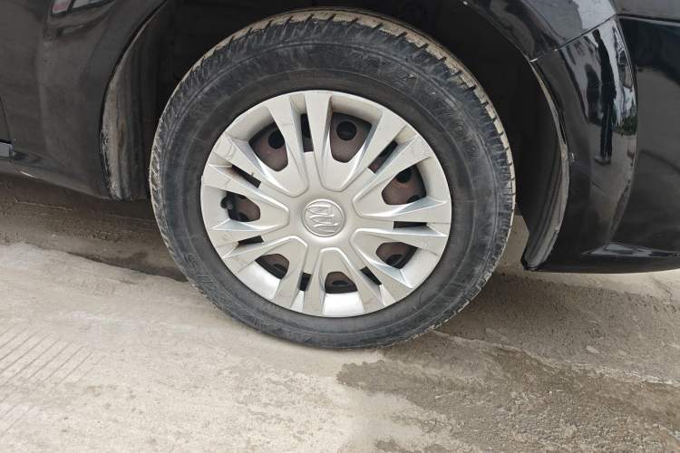 Used Buick Excelle 2015 1.5L Automatic Classic Model Right Front Wheel Hub
