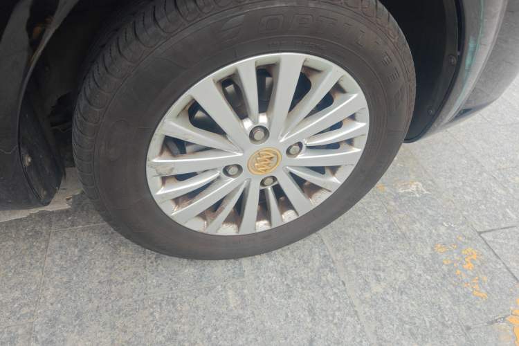 Used Buick Excelle 2015 1.5L Automatic Classic Model Right Front Wheel Hub