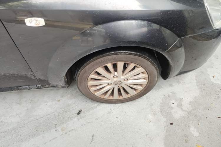 Used Buick Excelle 2015 1.5L Automatic Luxury Edition Right Front Wheel Hub