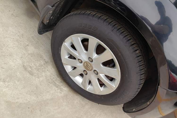 Used Buick Excelle 2015 1.5L Automatic Classic Model Right Front Wheel Hub